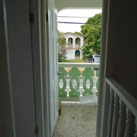 Simply Beautiful Two Storey Home/Apt Awaits You